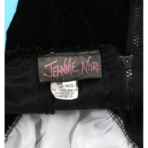 Vtg JEANNIE NITRO Gothic Black Velvet White Puff Sleeve Lace Up Wench Top XS 015 - Picture 5 of 5